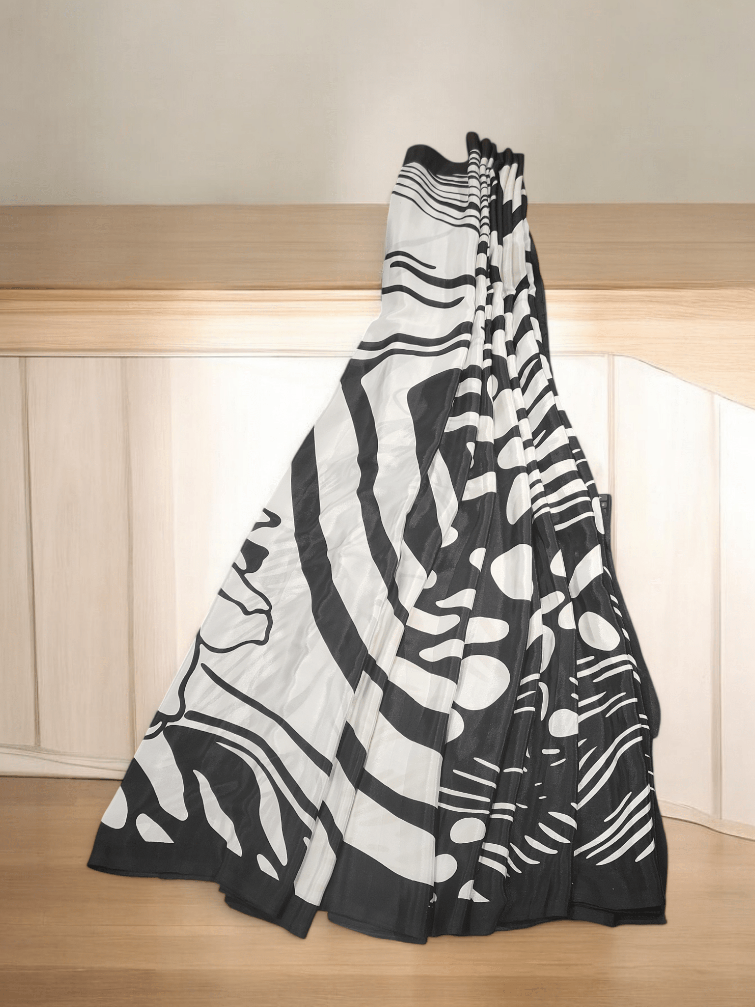 1_102425_A-min Classic Creamy Black & white with Golden Silk Saree - Image 1